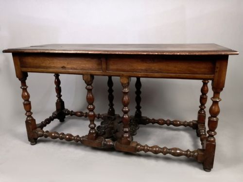 GEORGIAN WALNUT DRESSER SIDEBOARD WITH EARLIER WALNUT PANEL C 1820 - ADDITIONAL PHOTO 6