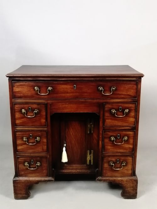 Very Good Georgian Kneehole Desk C.1750