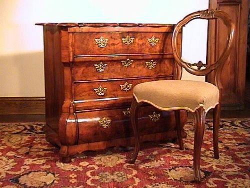 fig 4. 18TH CENTURY DUTCH WALNUT & OAK CHEST C.1780