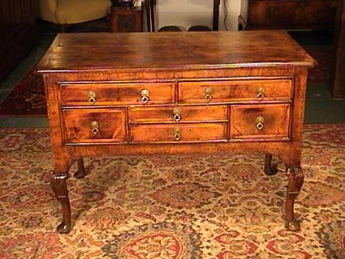 fig 4. Exemplary Queen Anne Walnut Dressing Table c. 1710