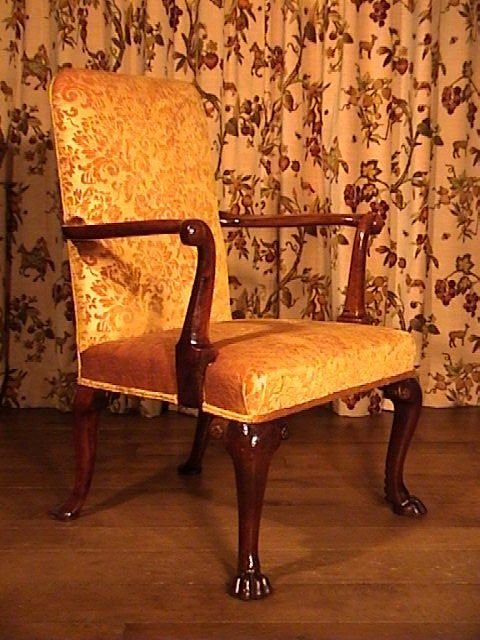 George II Walnut Armchair C. 1740 in the Manner of Benjamin Crook