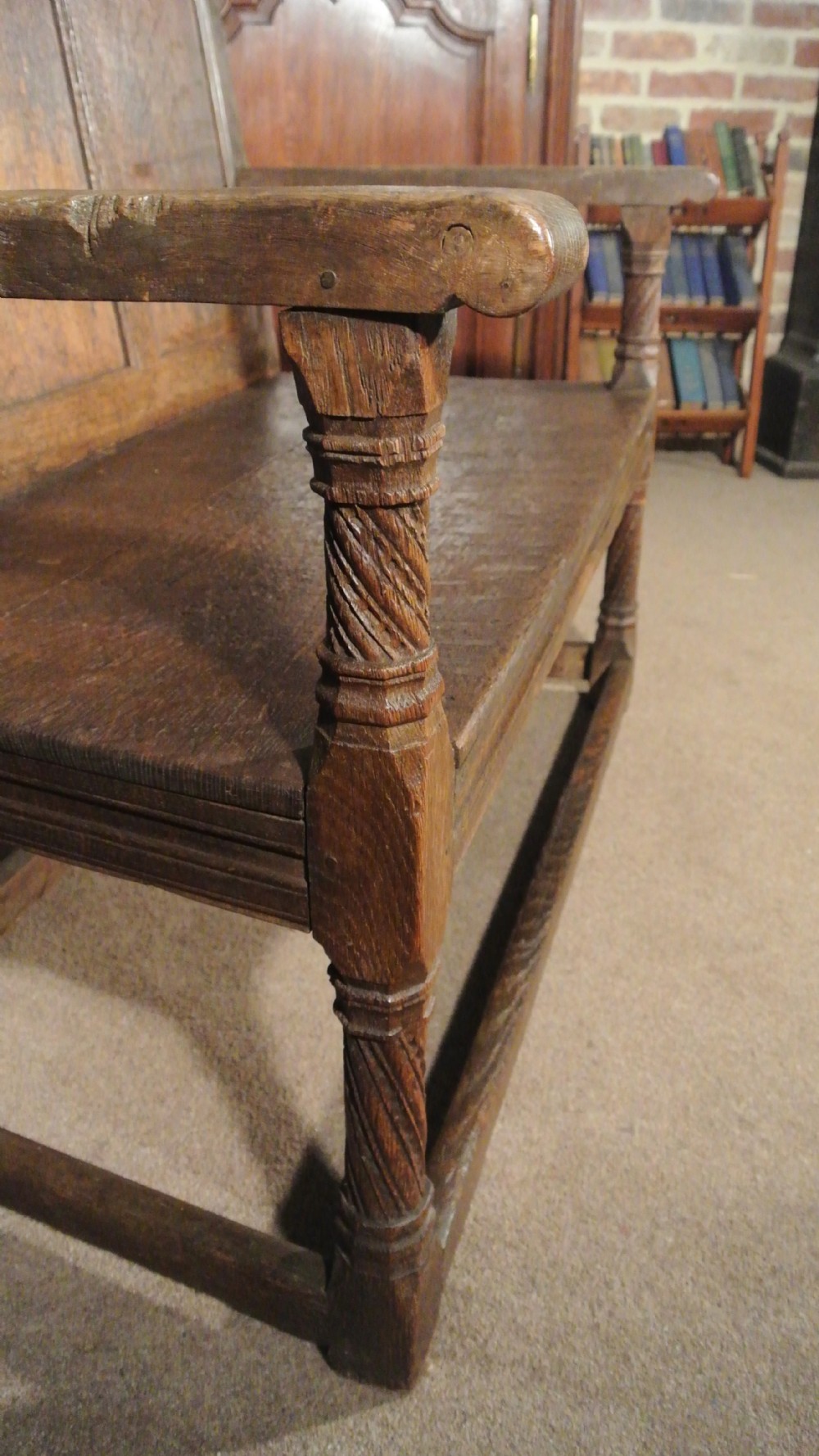 Rare Early 17th Century Small Oak Settle with Carved Barley Spiral Twist Supports c. 1630