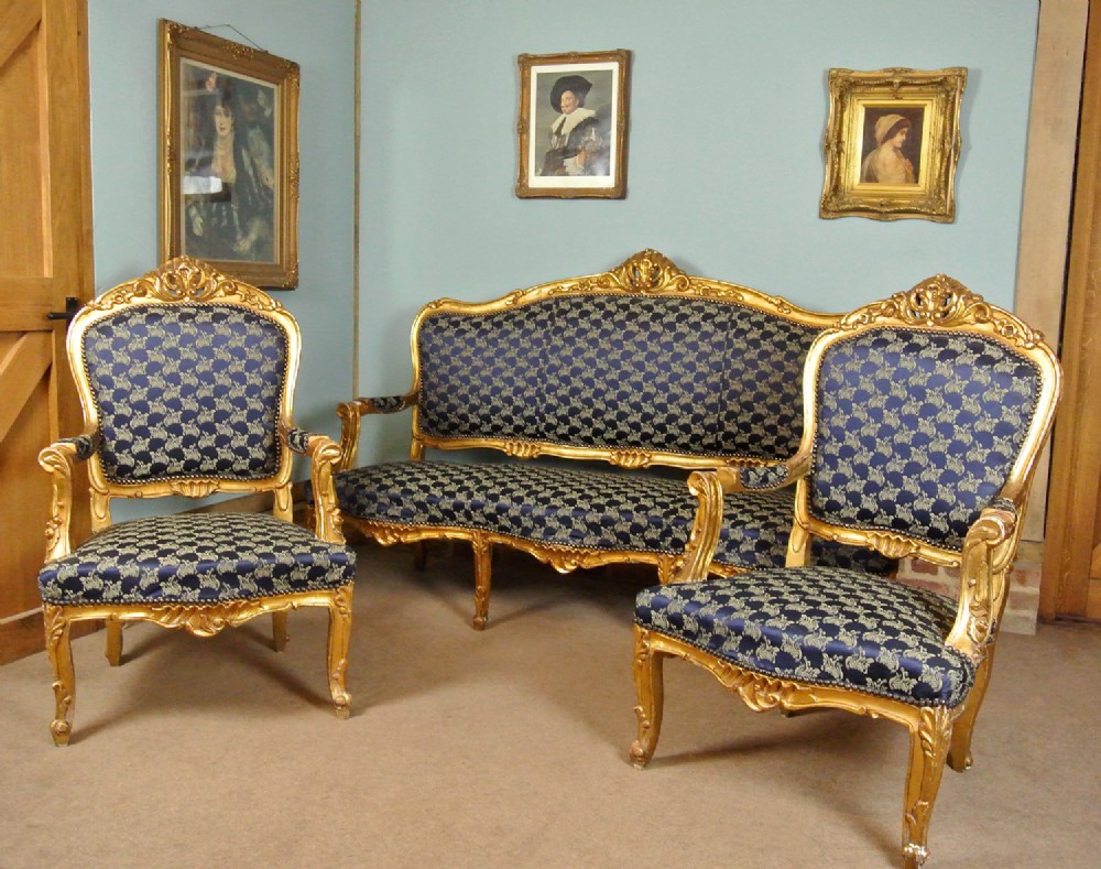 Superb 19th Century Giltwood Serpentine Suite in the French Manner c. 1880