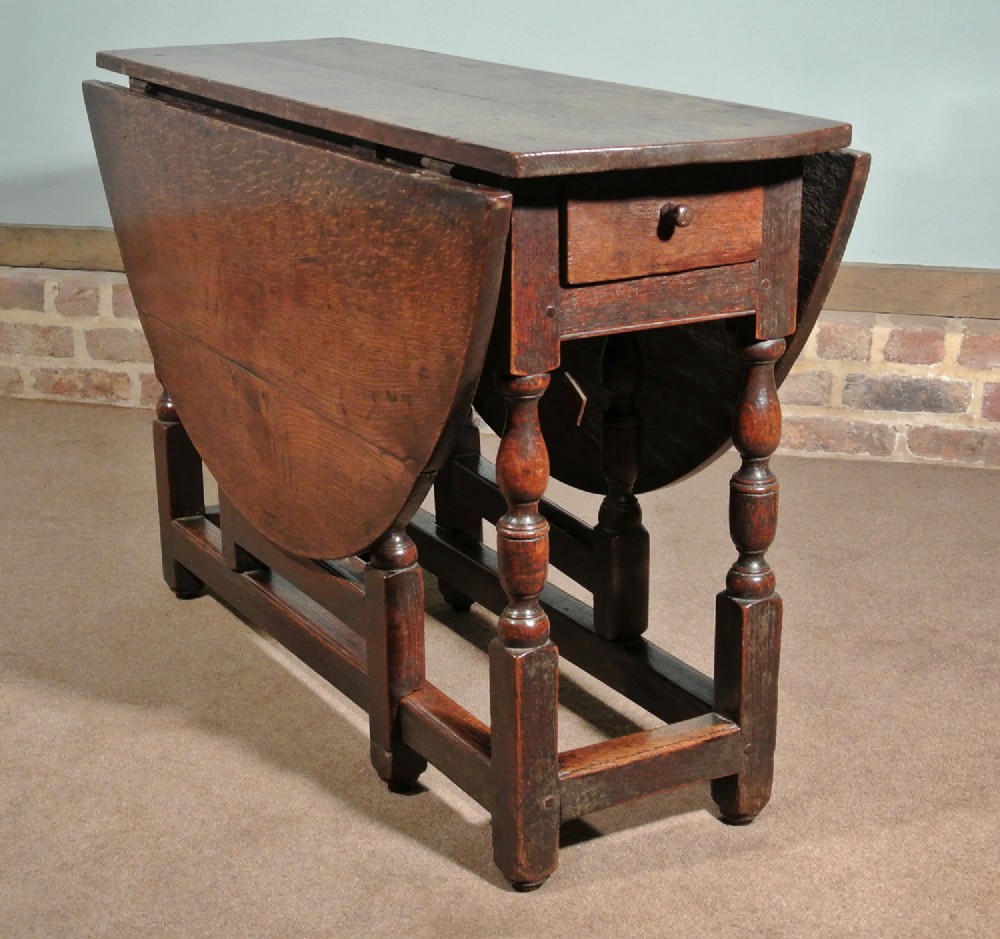 Charming Queen Anne Oak Drop Leaf Supper Table c. 1700