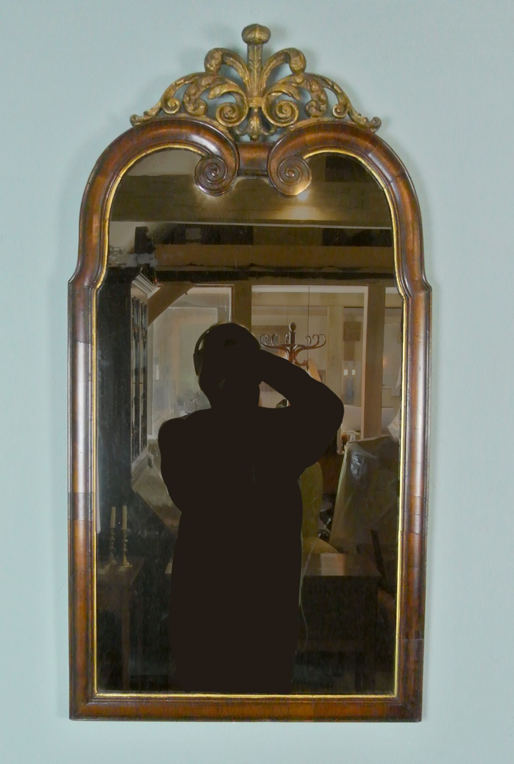 Exemplary Queen Anne Walnut Cushion Frame Mirror with Original Plate c. 1700