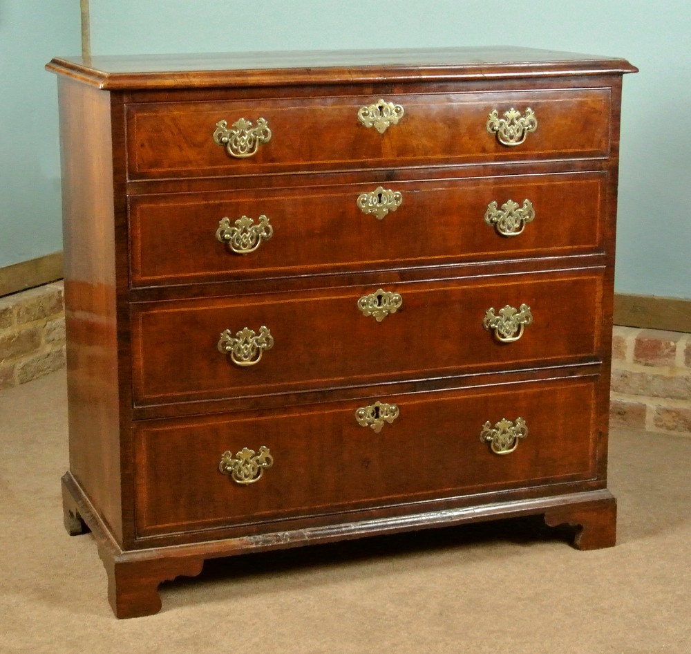 Good Small Georgian Walnut Chest of Drawers of Excellent Colour 