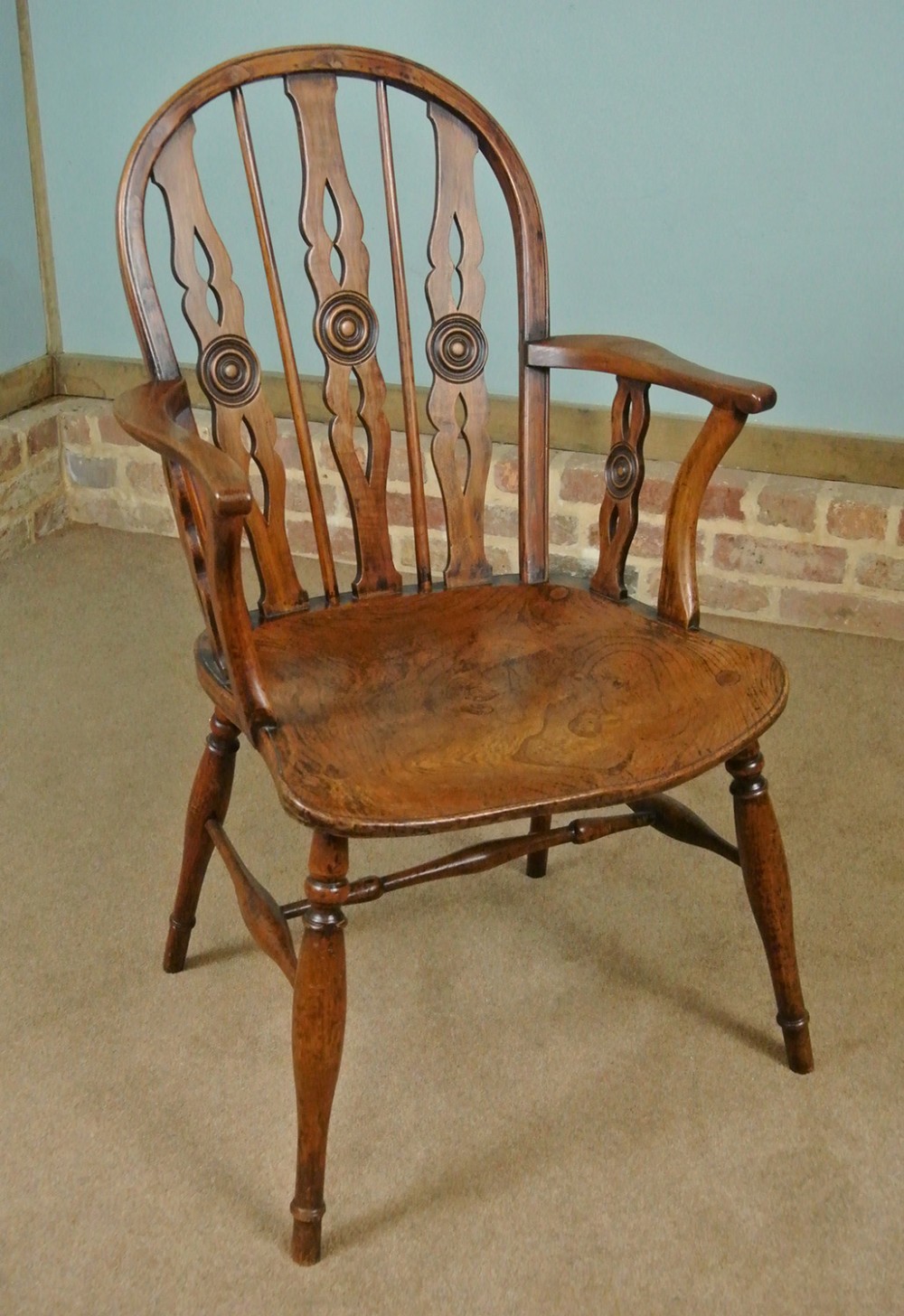 A Thames Valley Yew and Elm Windsor Chair by Robert Prior c. 1830
