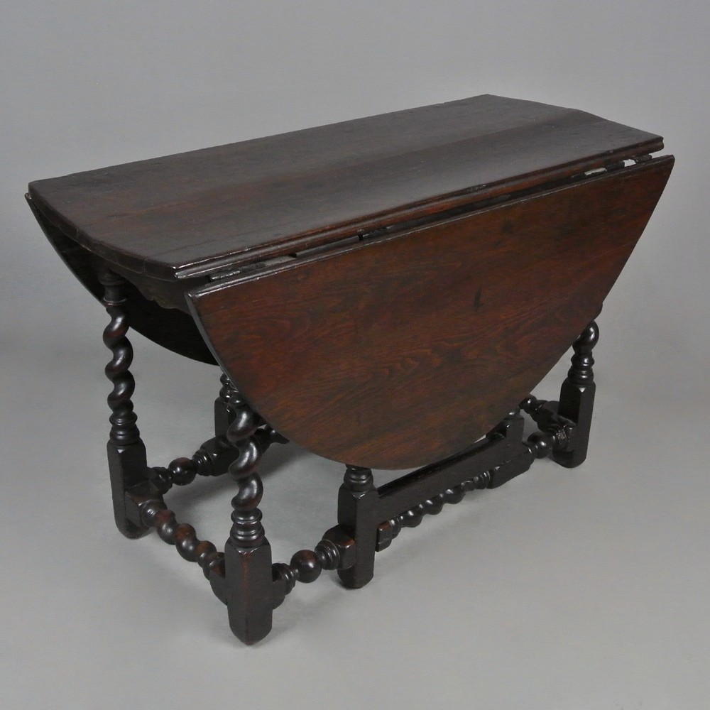 Queen Anne Boarded Oak Drop Leaf Dining Table c. 1700