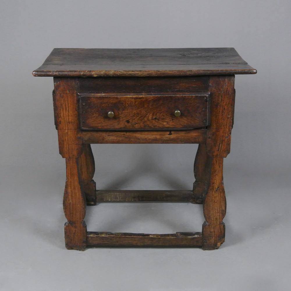 Small 17th Century Oak and Elm Tavern Table c. 1620