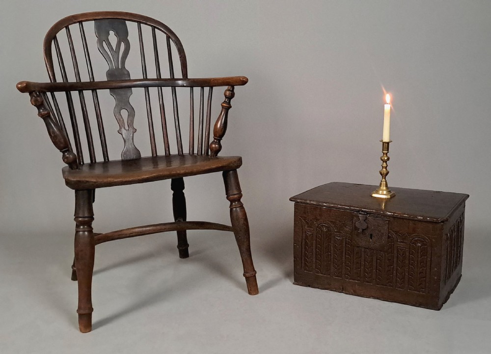 Beautiful 17th Century Small Oak Chest or Deed Box c. 1640 View VIII