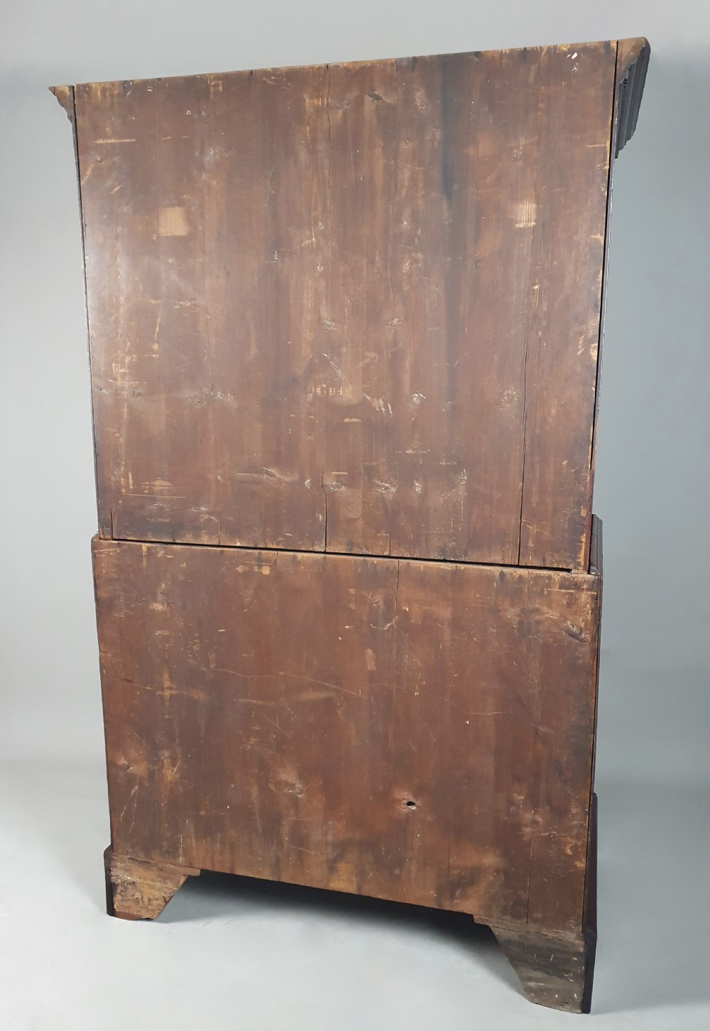 George III ‘Chippendale Pattern’ Chest on Chest c. 1760 View VII