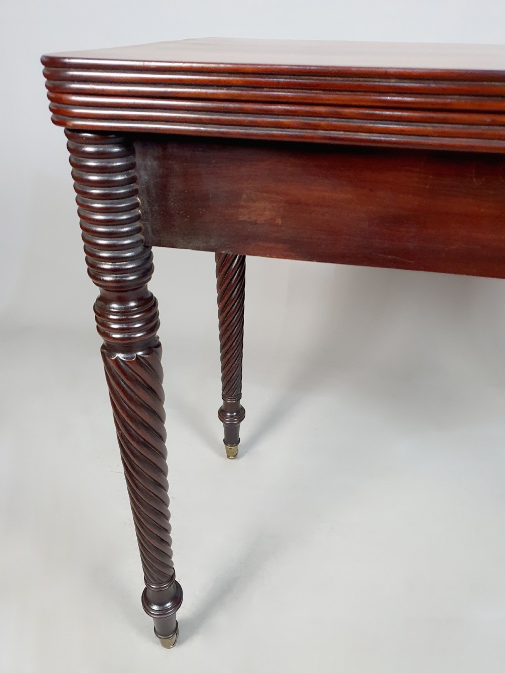 ‘Gillows’ George III Cuban Mahogany Supper Table c. 1760 View II