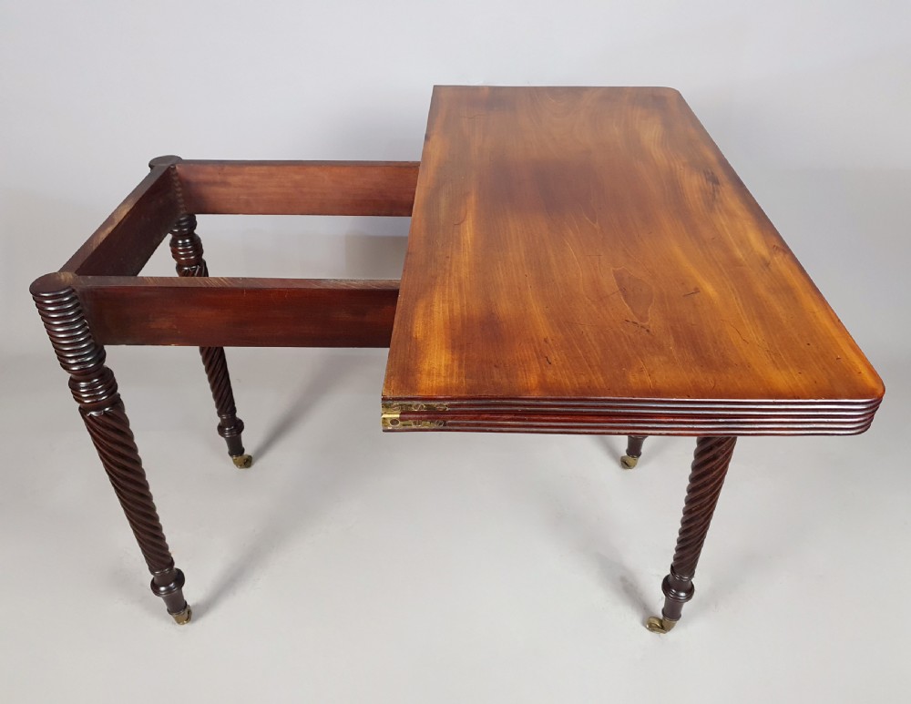 ‘Gillows’ George III Cuban Mahogany Supper Table c. 1760 View III
