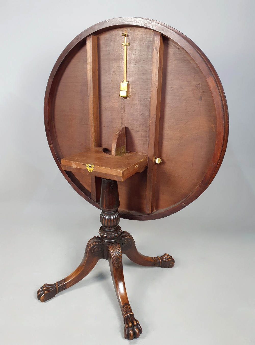 Exceptional Gillingtons of Dublin George III Rosewood Table c. 1820 View V