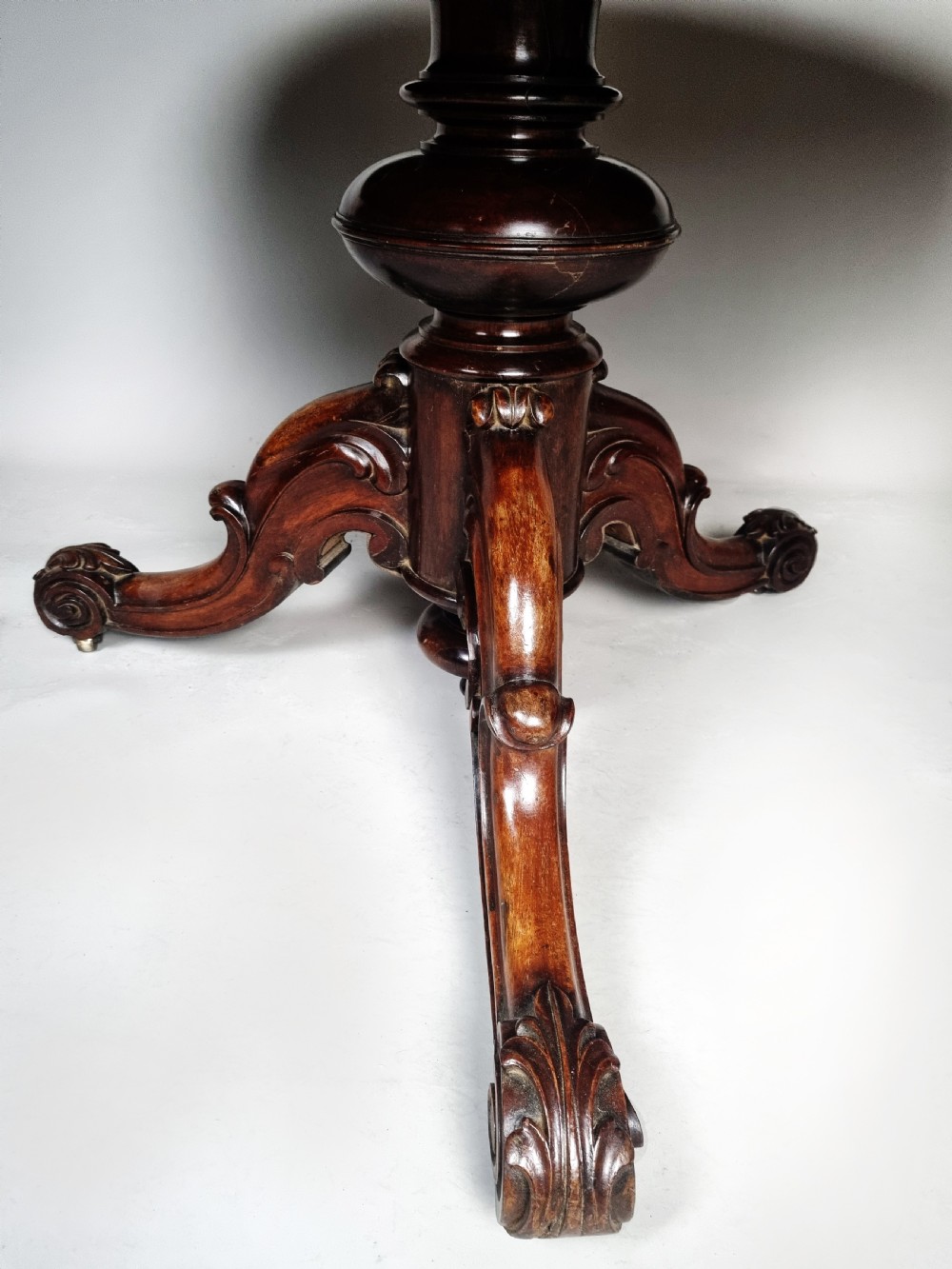Rare and Beautiful Coromandel Circular Dining Table  c. 1865 View VI