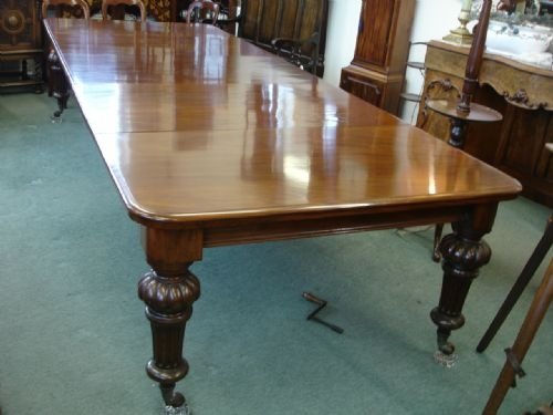 Superb Victorian Mahogany Windout Table