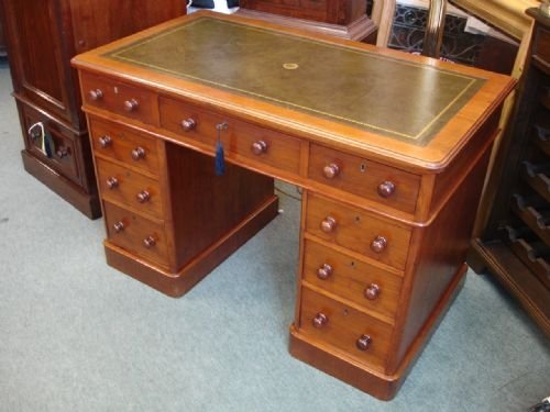 Quality Victorian 3 Piece Desk