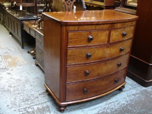 Heavy Quality Bow Fronted Chest of Drawers.