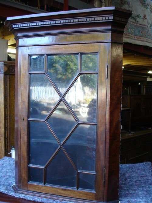 Small Victorian Mahogany Corner Cupboard