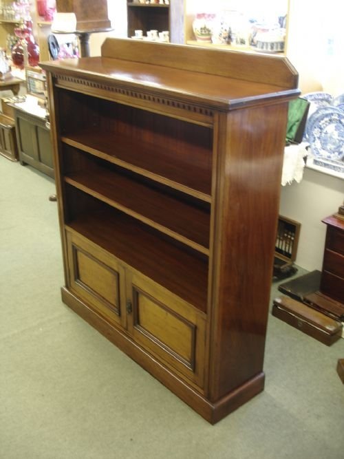 Quality Edwardian Mahogany Bookshelf