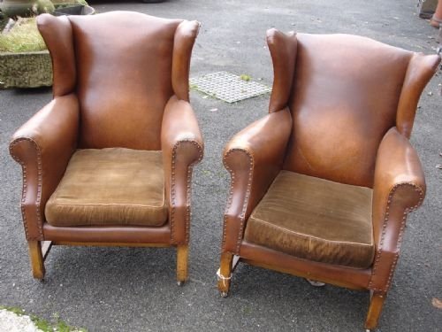 Pair of Leatherette Arm Chairs