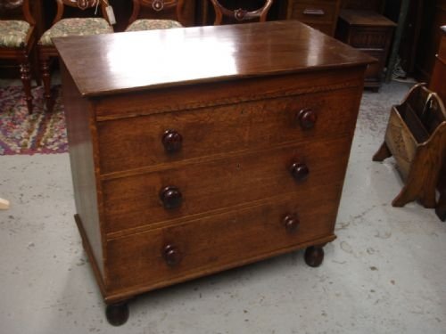 Oak Chest of Drawers