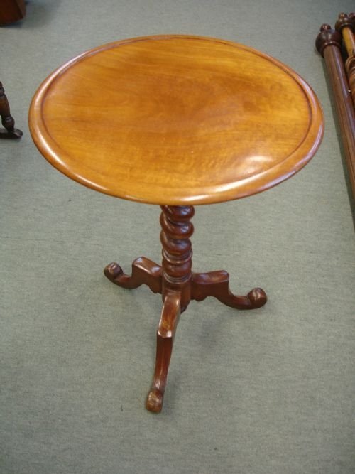 Victorian Mahogany Spiral Stem Pedestal Table