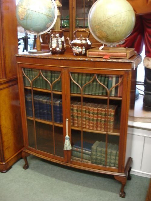 Mahogany Bookcase Display