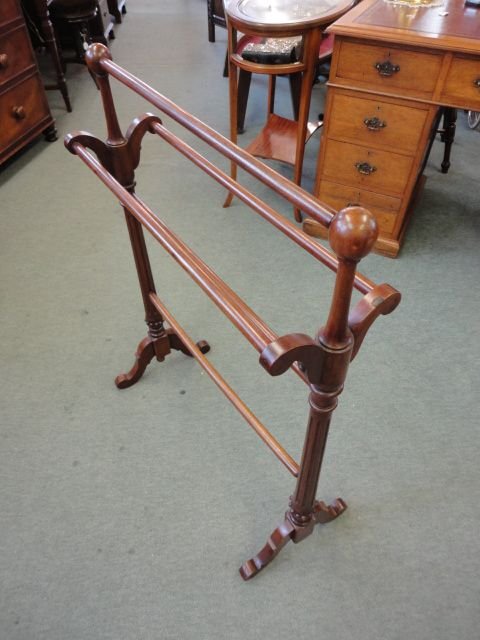 Quality Victorian Mahogany Towel Rail