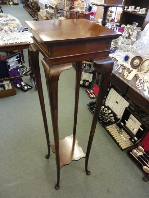 Quality Mahogany Tall Jardinaire or Lamp Stand