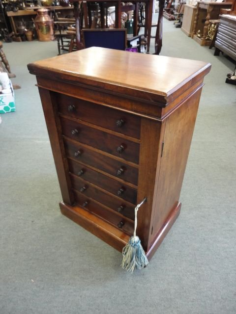 Mahogany Miniature Wellington Chest