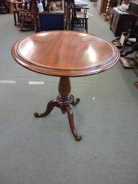 Victorian Mahogany Tripod Pedestal Table