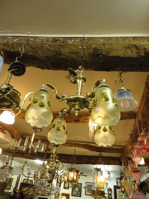 Quality Brass 4 Branch Light Fitting & 4 Vaseline Glass Shades