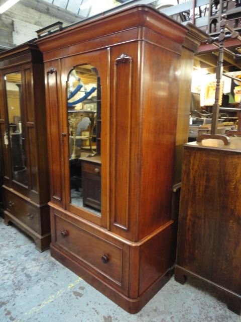 Victorian Mahogany Wardrobe.
