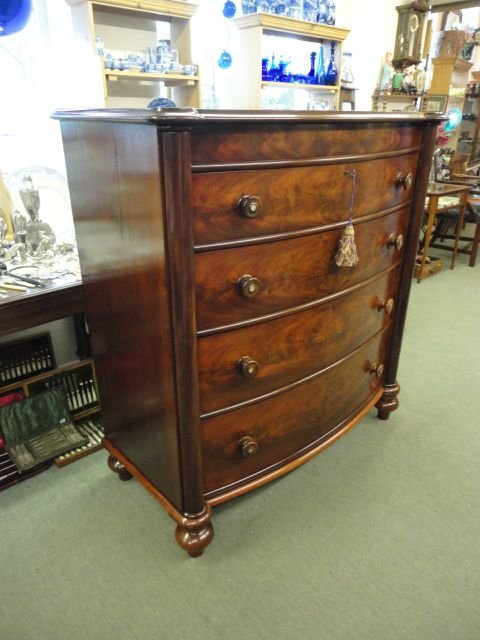 Victorian Bow Chest of Drawers
