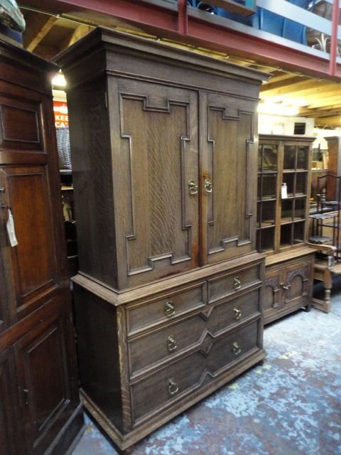 Oak Cupboard on Chest