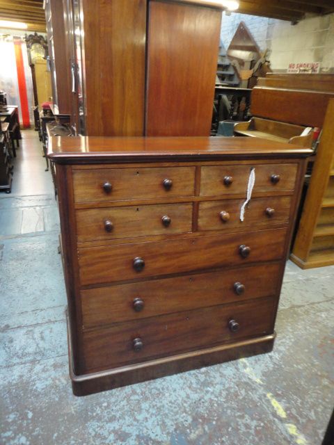 Mahogany Chest of Drawers