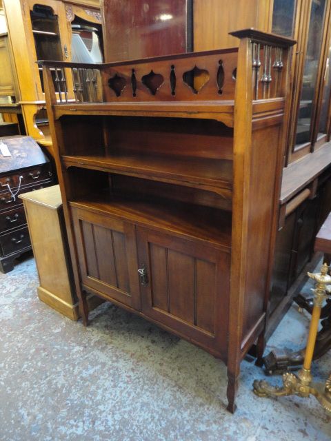 Arts & Crafts Style Bookcase Display