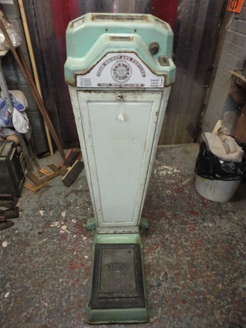Deco Weighing & Fortune Telling Scales
