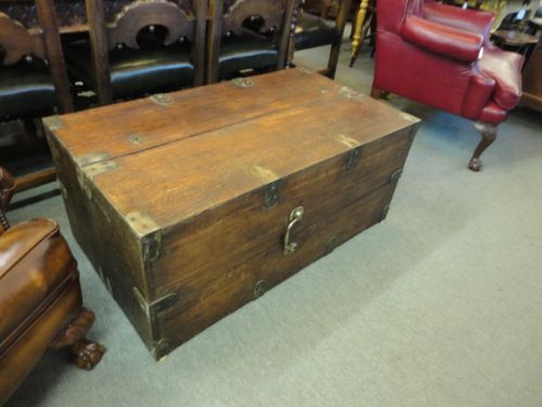 Oak Campaign Chest