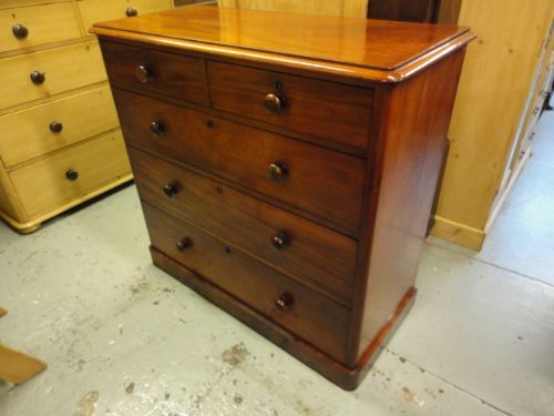 Victorian Mahogany Chest of Drawers