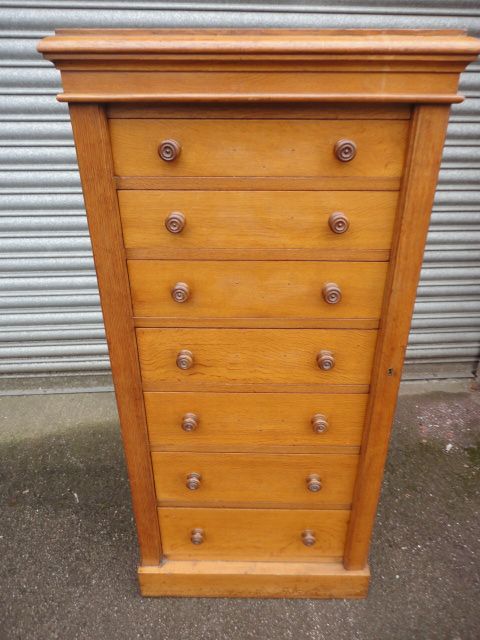 Quality Oak Wellington Chest of Drawers