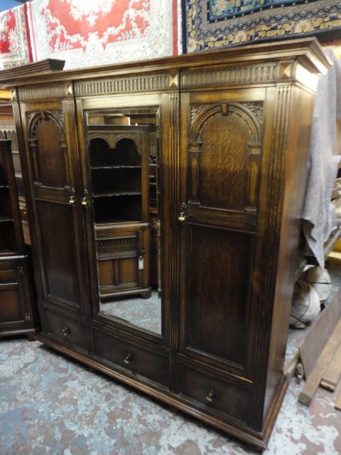 Quality Oak Bedroom Suite