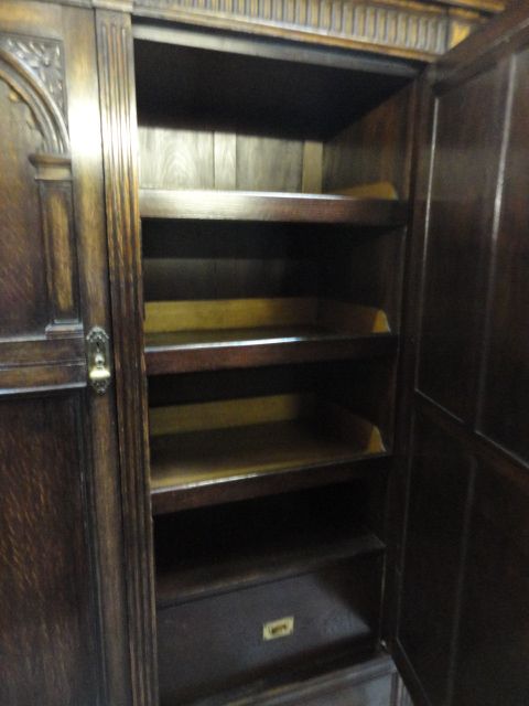 fig 2. Quality Oak Bedroom Suite