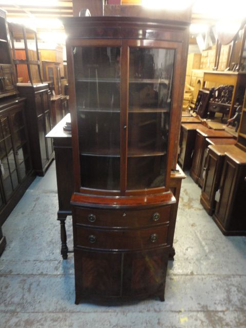 Quality Mahogany Bow Front Display Bookcase