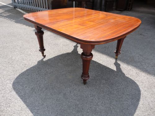 fig 1. Quality Victorian Mahogany wind out Table