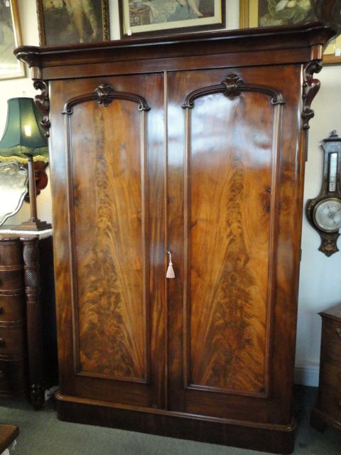 Quality Victorian Flamed Mahogany Double Door Wardrobe.