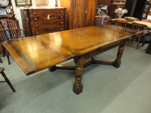 Quality 9' Oak Draw Leaf Table