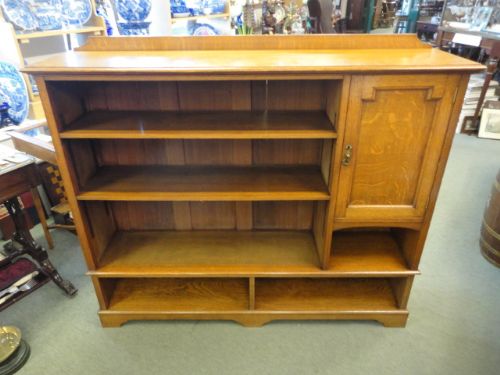 Oak Art's & Crafts Golden Oak Bookcase