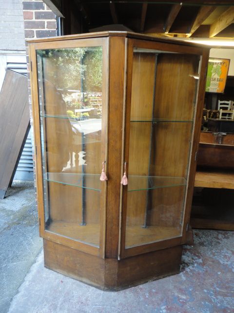 Deco Shop Display Cabinet